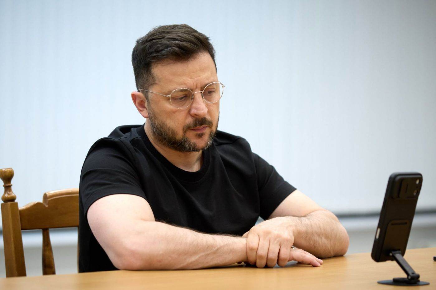 Reuters: Donald Trump se &icirc;nt&acirc;lneşte cu Volodimir Zelenski