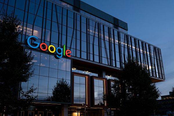 Reuters: Google, vizată de procese de p&acirc;nă la 10 miliarde de dolari după amenda record a UE