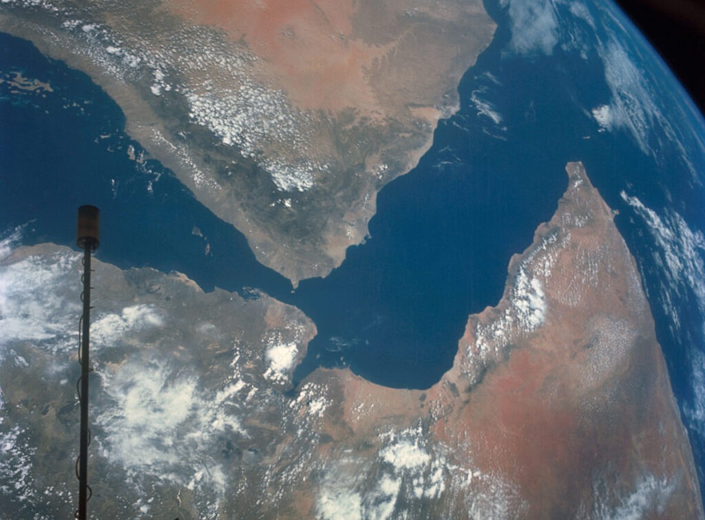Reuters: Iranul a cerut rebelilor houthi să fie pregătiți să blocheze ruta petrolieră din Marea Roșie, &icirc;n cazul &icirc;n care SUA va lovi infrastructura energetică iraniană