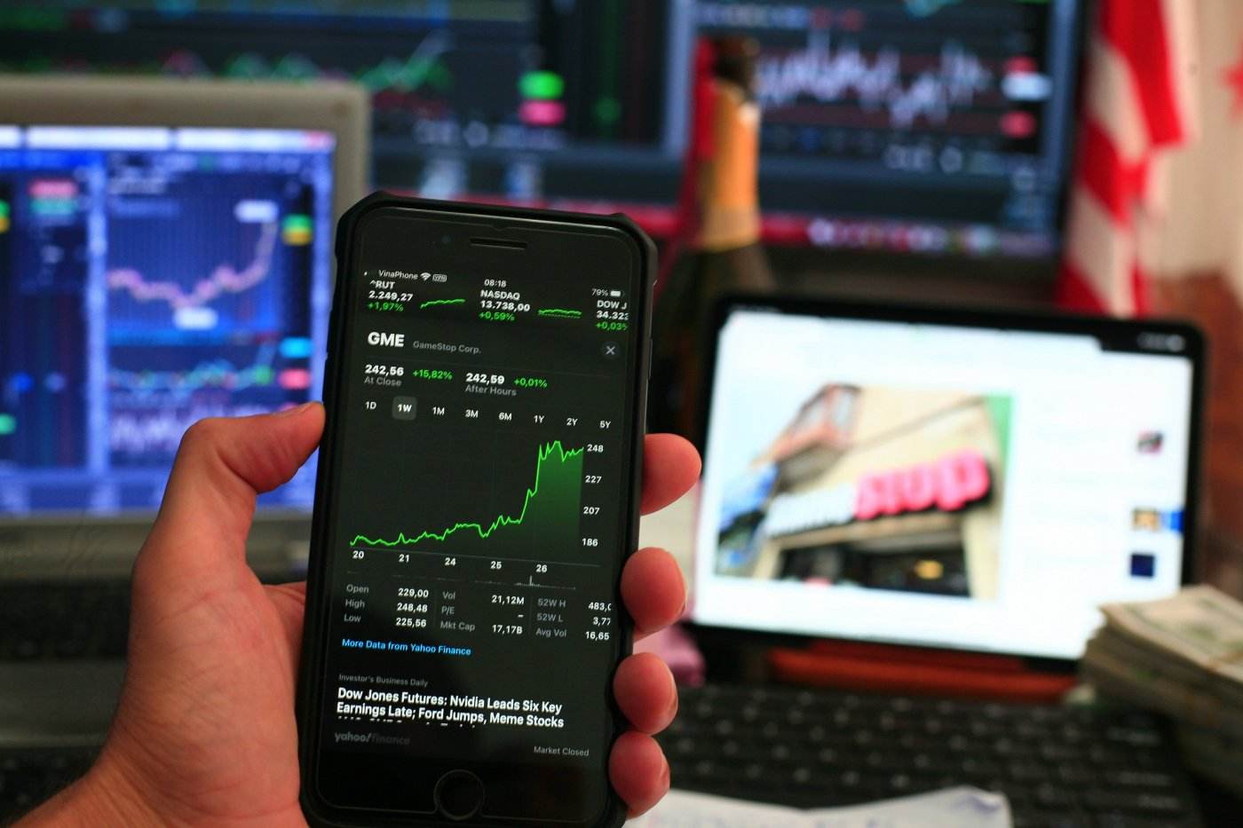 Reuters: LVMH raporteaza o crestere usoara a vanzarilor in trimestrul al doilea