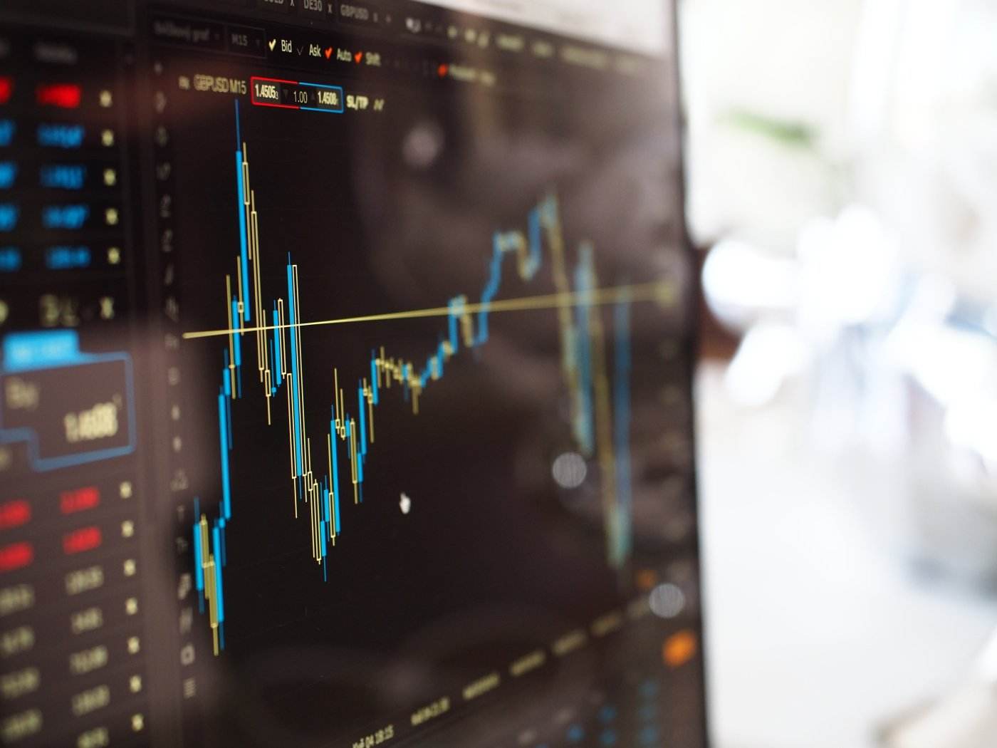 Reuters: Pietele din Asia cresc puternic pe fondul ieftinirii petrolului Brent cu peste 4%