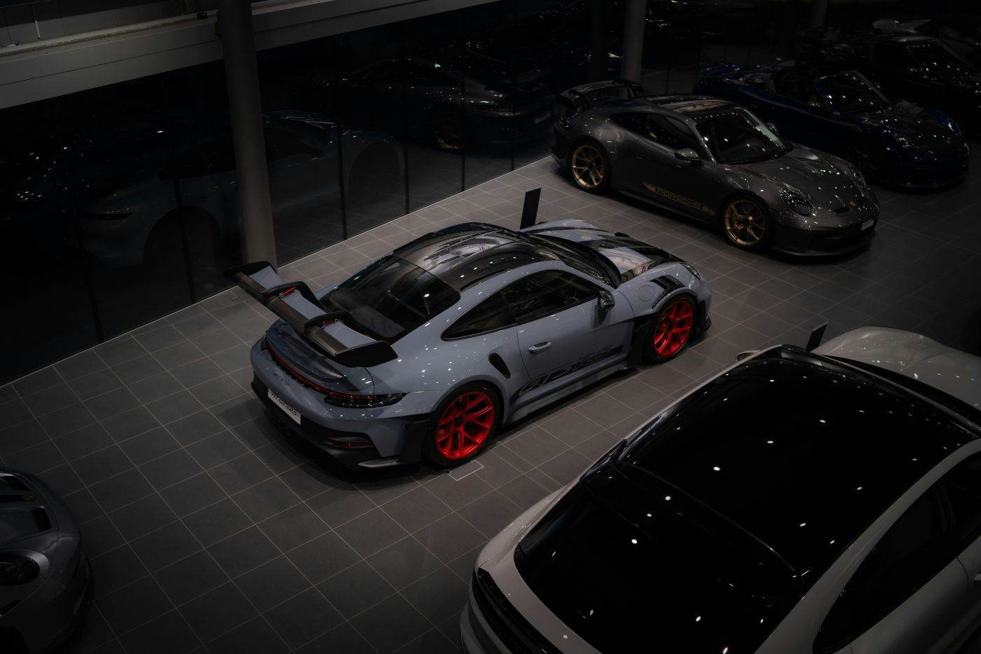 Reuters: Porsche va elimina 9.000 de locuri de muncă p&acirc;nă &icirc;n 2035, pe fondul scăderii v&acirc;nzărilor din China
