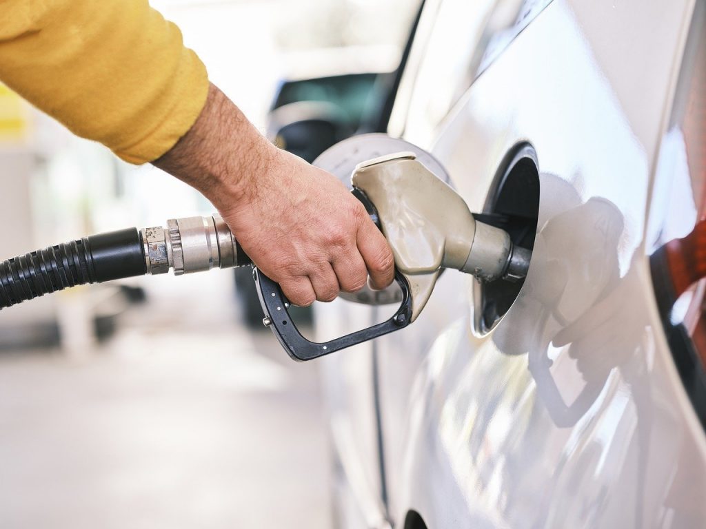 Rom&acirc;nia, pe locul trei &icirc;n Uniunea Europeană la scumpirea carburanților, potrivit datelor Eurostat