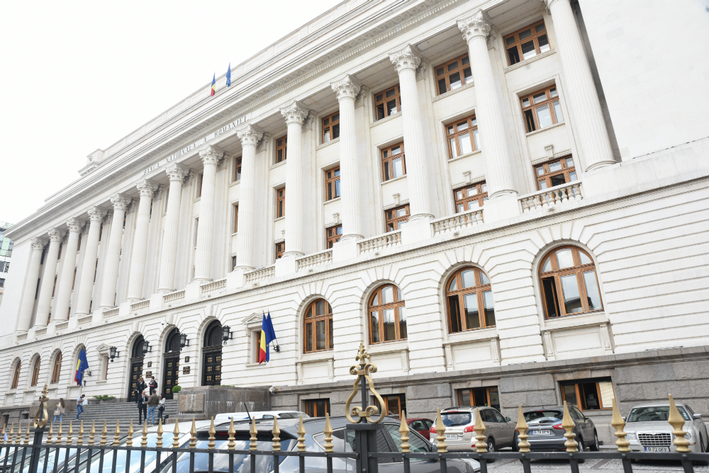 Rom&acirc;nia pierde aproape 800 milioane euro din rezervele valutare &icirc;ntr-o lună