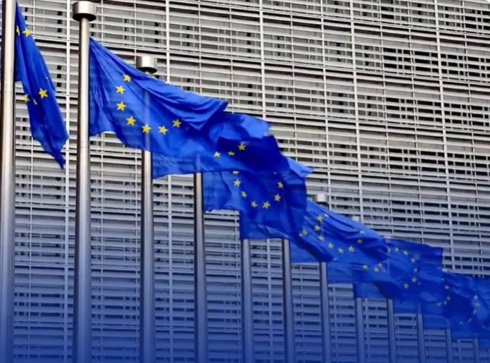 Rom&acirc;nia, vizată de o investigaţie a CE deoarece ar fi &icirc;ncălcat tratatele UE privind ajutoarele de stat. Un tribunal arbitral obligă Rom&acirc;nia să despăgubească zece investitori