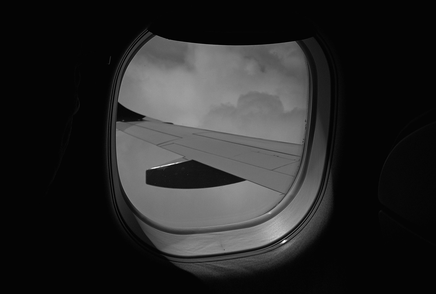 Ryanair afirmă că avioanele sale sunt sigure, după ce un pasager a fost smuls spre exterior: Sunt probabil cele mai sigure aeronave construite vreodată