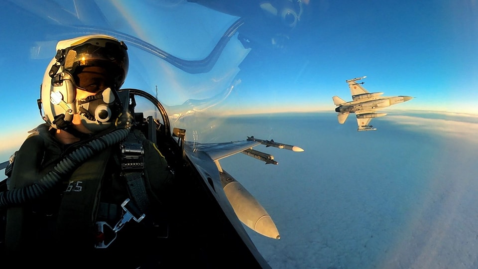 S-au oprit căutările din aer pentru găsirea resturilor ultimelor două drone neutralizate de piloții F-16 / Cronologia interceptării de duminică