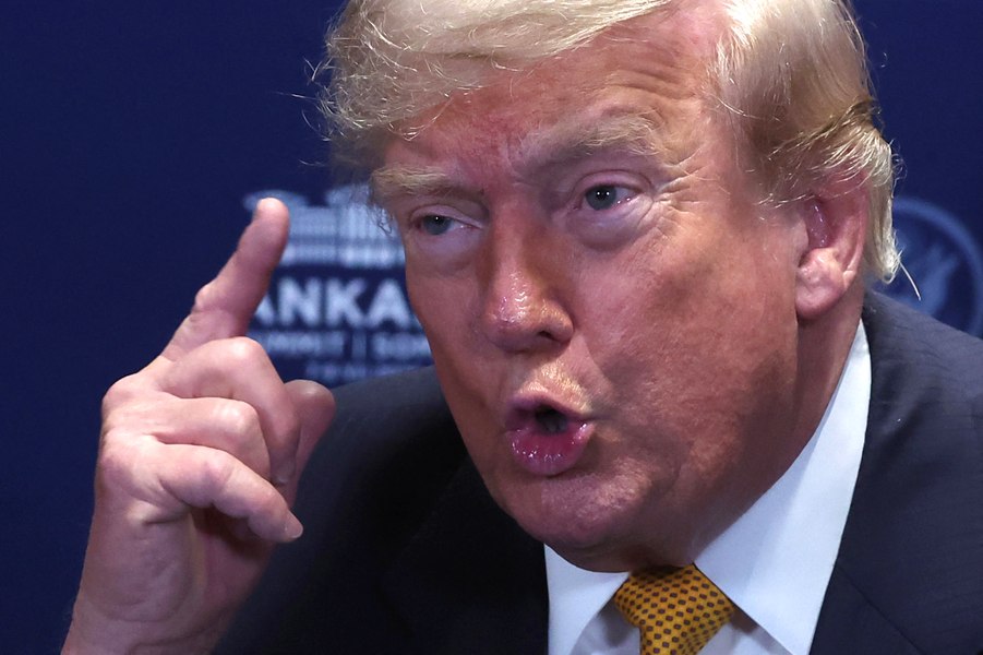 &bdquo;Să-i bombardați cu o forță cum nu s-a mai văzut&rdquo;. Instrucţiunile lui Trump pentru Pentagon, &icirc;n situaţia &icirc;n care ar fi asasinat de Iran