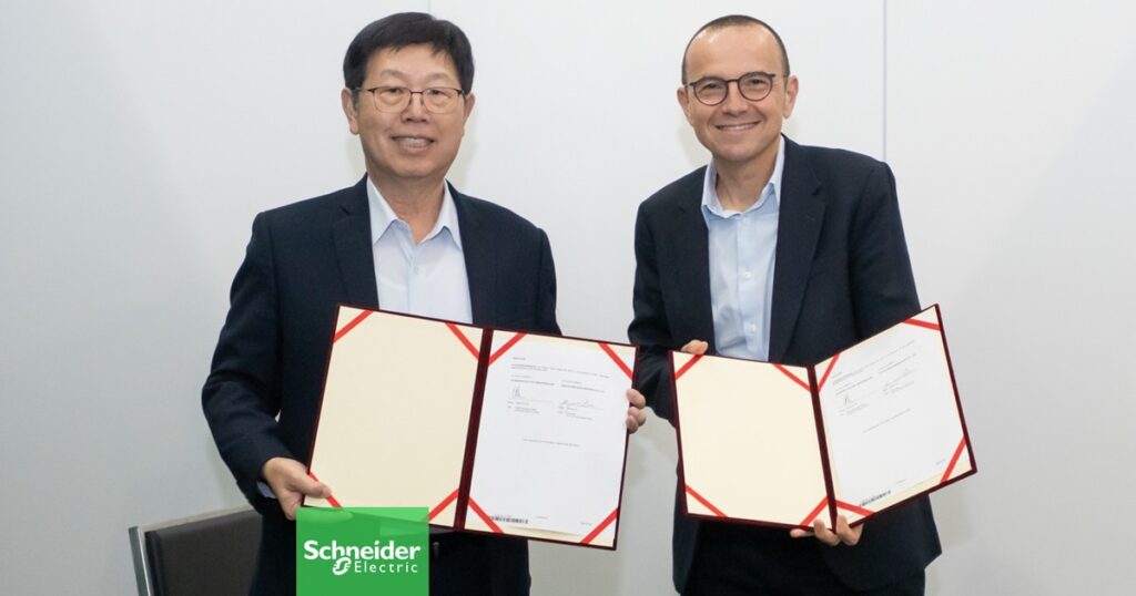 Schneider Electric și Foxconn lansează un parteneriat pentru infrastructura centrelor de date AI de nouă generație. Miza: accelerarea capacităților globale de calcul pentru inteligența artificială