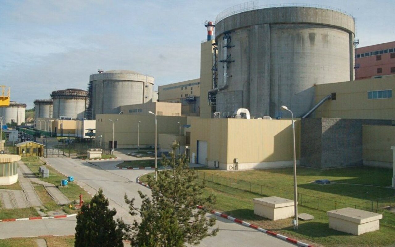 Se oprește și al doilea reactor nuclear de la CNE Cernavodă din cauza debitului redus al Dunării