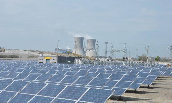 Sistemul energetic rom&acirc;nesc la jumătatea lui 2026: mai avem doar 10 grupuri pe cărbune, dar aproape 1.000 de parcuri fotovoltaice