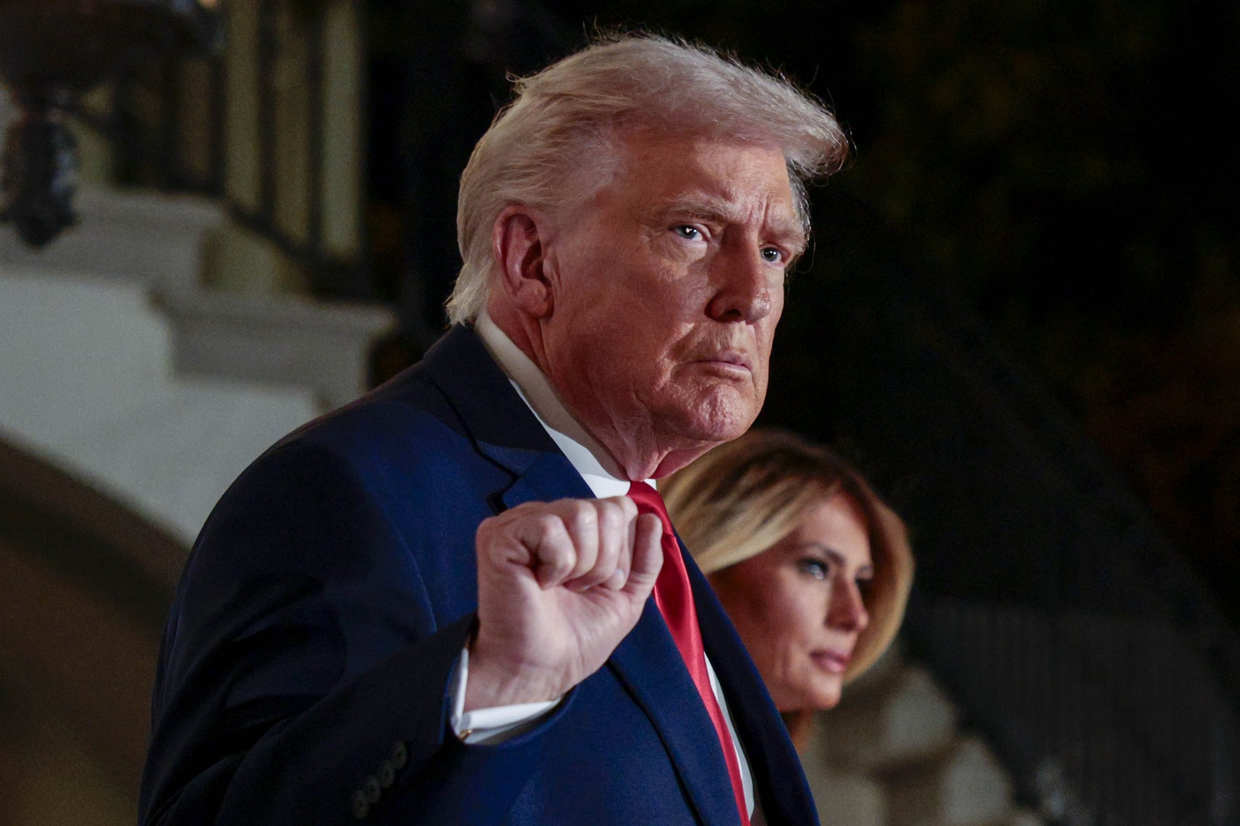 Sondaj CNBC: Pesimismul economic al americanilor atinge cel mai ridicat nivel din ultimii doi ani. Trump, tot mai criticat