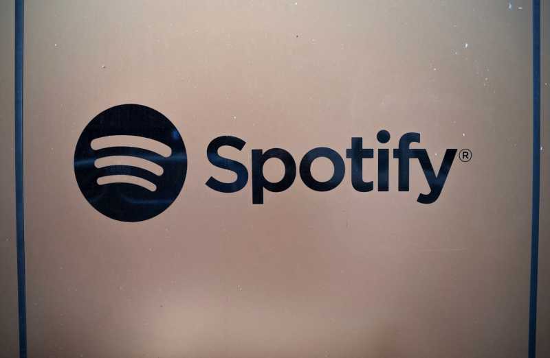 Spotify lansează 'articole narate' din publicații precum The Atlantic și Vogue