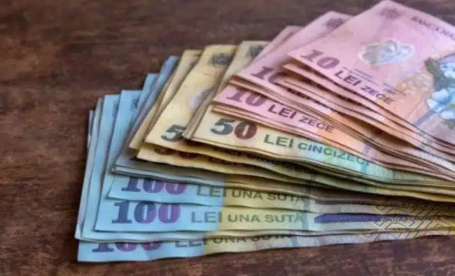 Statul s-a &icirc;mprumutat cu aproape un miliard de lei de la bănci. Cererea investitorilor a depășit suma oferită