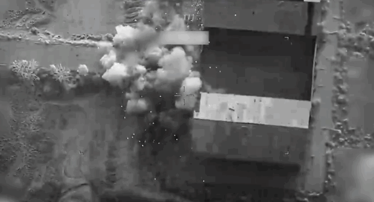SUA au lansat noi bombardamente asupra Iranului. Zeci de ținte lovite l&acirc;ngă Ormuz. Blocada navală asupra porturilor iraniene, reactivată
