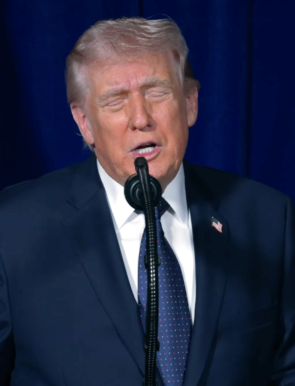 SUA suspendă seria de bombardamente &icirc;n Iran. JD Vance și șeful Armatei l-au avertizat pe Trump privind stocurile de armament