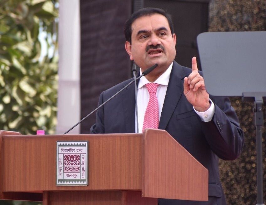 SUA vor renunţa la acuzaţiile de corupţie &icirc;mpotriva magnatului indian Gautam Adani / Magnatul ar fi dispus să investească 10 miliarde de dolari &icirc;n economia americană şi să creeze 15.000 de locuri de muncă