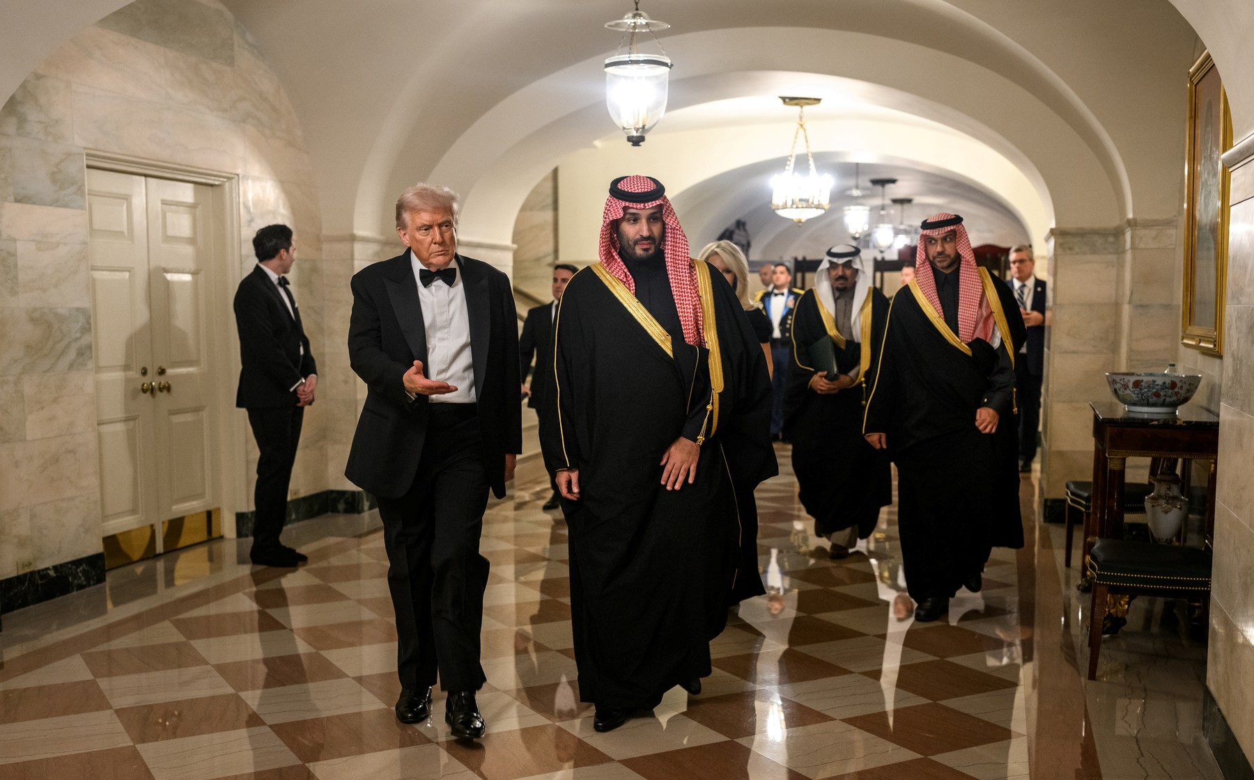 Surse: Donald Trump ar fi aprobat un acord nuclear care permite Arabiei Saudite să &icirc;mbogățească uraniu