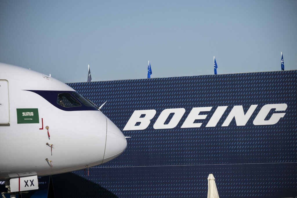 Sute de avioane Boeing 737 MAX trebuie verificate după descoperirea unei erori la montarea scaunelor. Ce &icirc;nseamnă pentru pasageri