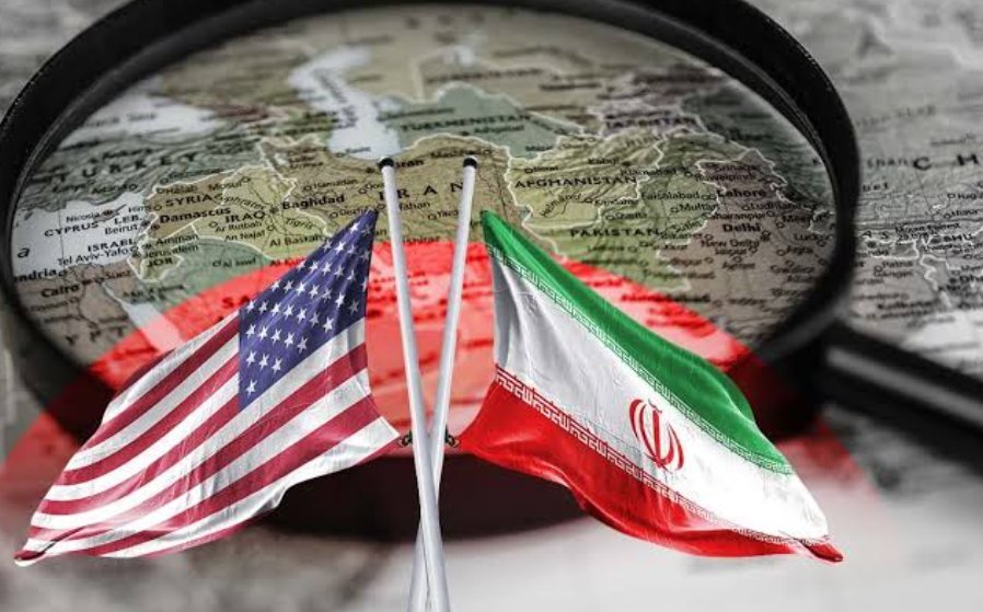 Teheranul susţine că a lovit o bază SUA din Iordania, după ce atacurile americane au durat cinci ore &icirc;n a treia noapte consecutivă de ostilităţi. Blocada SUA &icirc;n Ormuz intră &icirc;n vigoare marţi seara. Agenţia ONU respinge ideea taxării &icirc;n str&acirc;mtoare