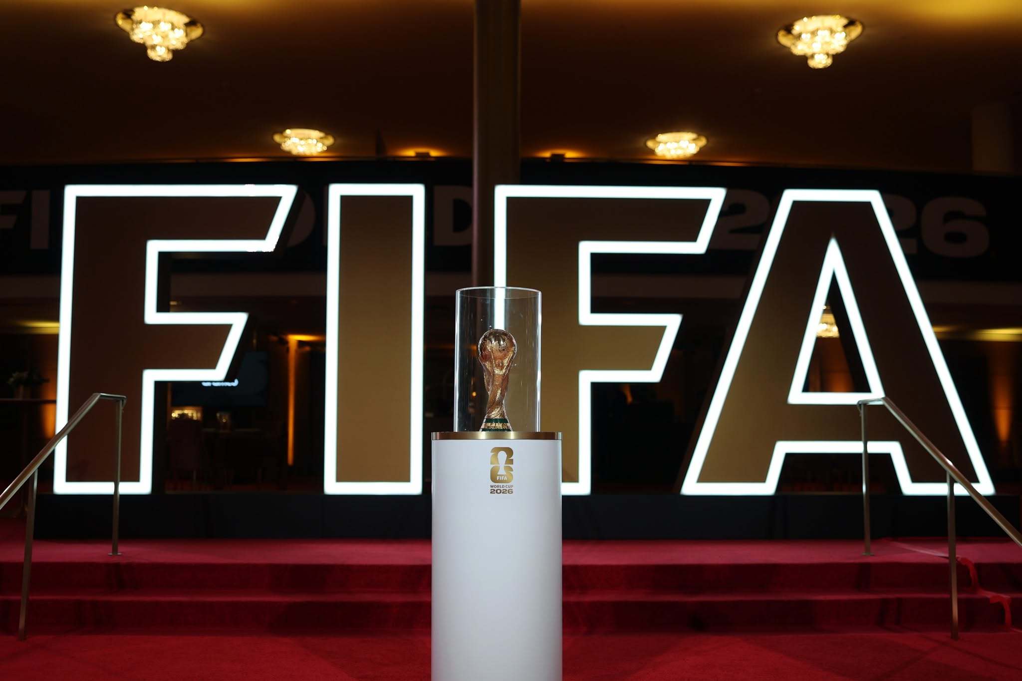 The Times: Infantino ar fi dispus să v&acirc;ndă o parte din Cupa Mondială unor investitori privaţi / Reacţia UEFA: Nimeni dintre noi nu este proprietarul fotbalului. Nu este de competenţa FIFA să &icirc;l v&acirc;ndă