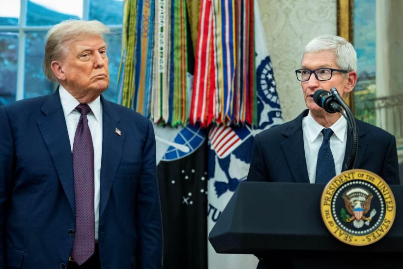 Tim Cook spune că prețurile iPhone-urilor vor crește. Trump anunță acordul Intel-Apple pentru producția de cipuri &icirc;n SUA