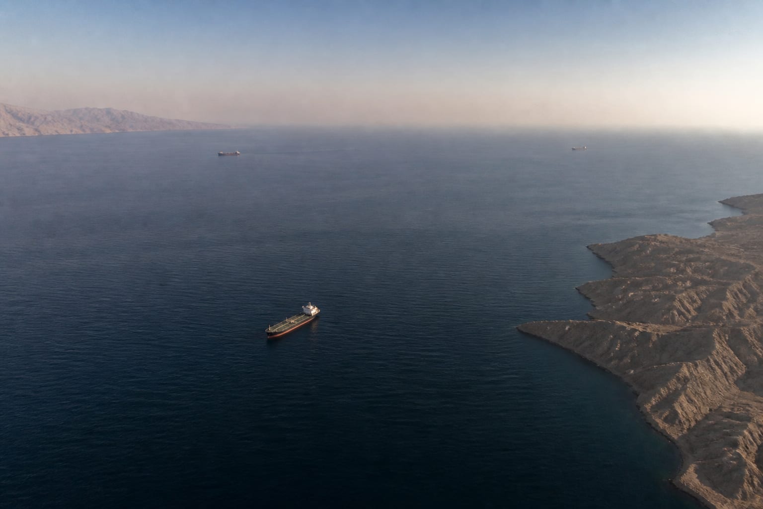 Traficul prin Str&acirc;mtoarea Hormuz a scăzut cu 66% &icirc;n șapte zile
