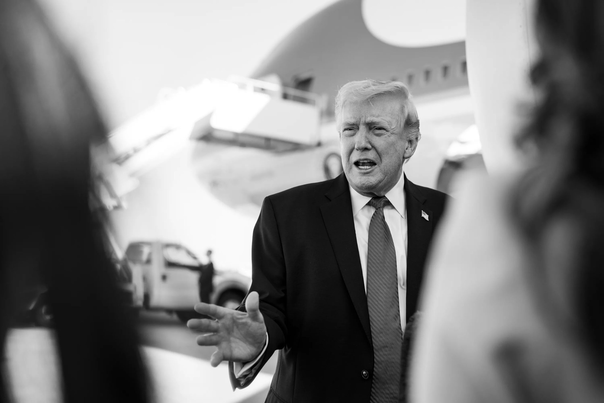 Trump afirmă că reţelele de televiziune din SUA care nu &icirc;i transmit discursul ar trebui să răm&acirc;nă fără licenţă