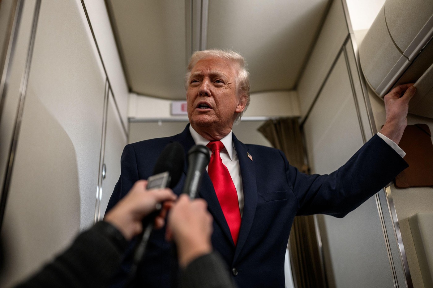 Trump afirmă că SUA &bdquo;discută chiar acum cu Iranul&rdquo;. Ce are de g&acirc;nd să-l &icirc;ntrebe pe Putin