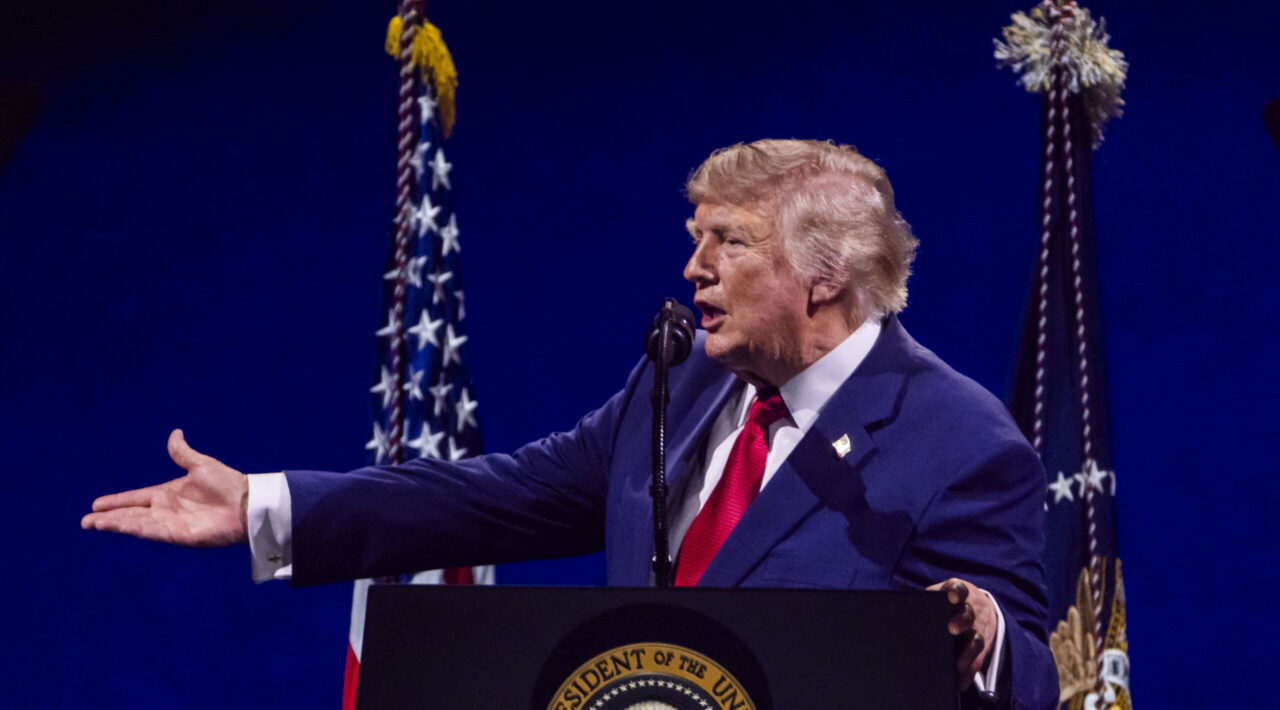 Trump amenință UE că va plăti un &bdquo;preț greu&rdquo; pentru amendarea companiilor americane: &bdquo;SUA nu sunt pușculița Europei&rdquo;