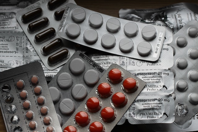 Trump anunță tarife de p&acirc;nă la 200% pentru medicamentele generice, &icirc;ncep&acirc;nd din 2028