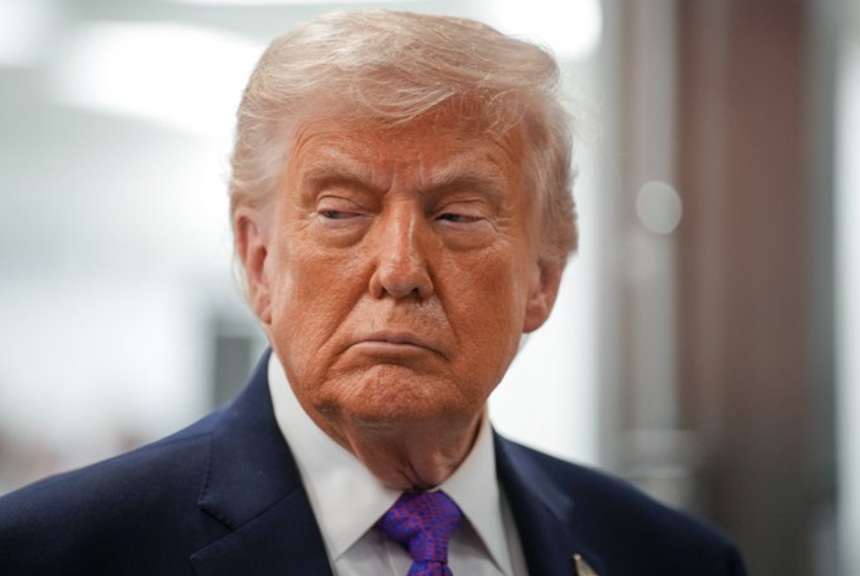 Trump anunţă taxe vamale de 100% &icirc;mpotriva medicamentelor generice importate &icirc;n SUA, &icirc;ncep&acirc;nd din august 2028, &icirc;n vederea mutării producţiei de produse farmaceutice &icirc;n America