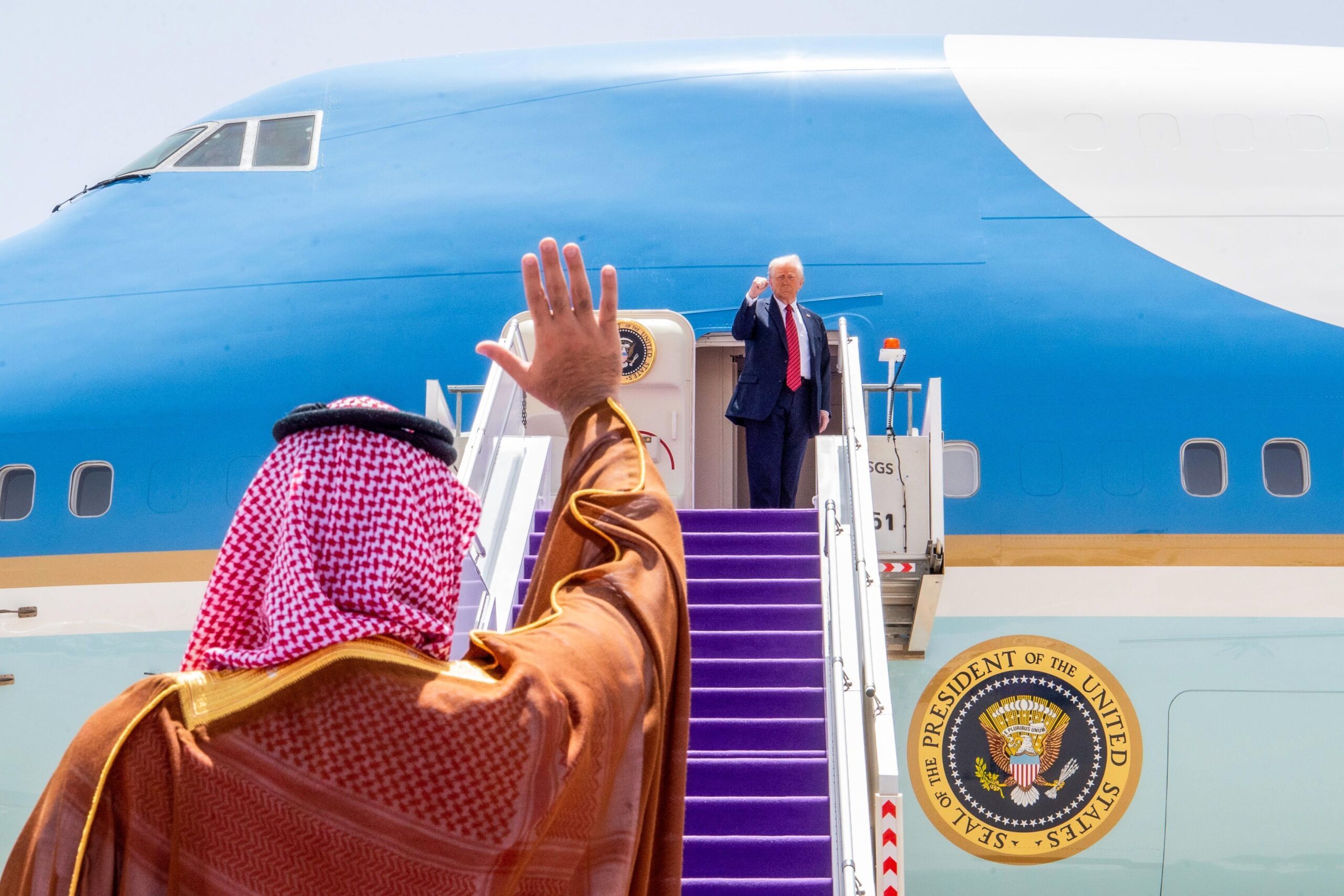 Trump aprobă un acord nuclear istoric cu Arabia Saudită &ndash; pericole și controverse