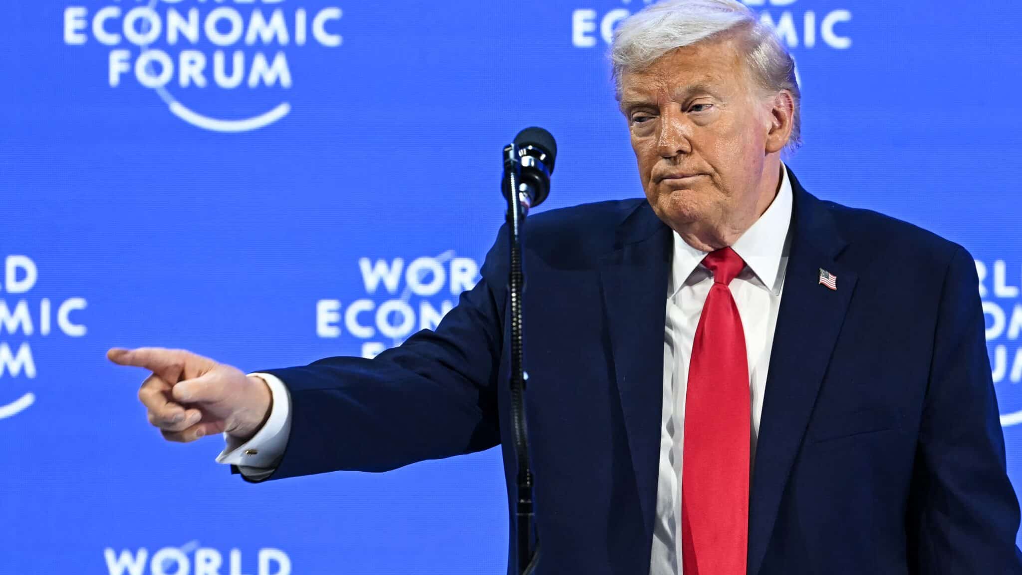 Trump &icirc;și numește un aliat fără experiență &icirc;n funcția de director al serviciilor de informații
