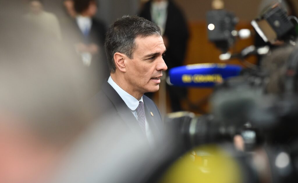 Trump &icirc;și temperează criticile la adresa Spaniei după creșterea cheltuielilor NATO / Amenințările comerciale răm&acirc;n pe masă