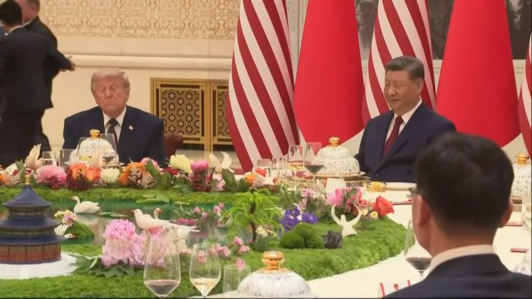Trump spune că președintele chinez Xi Jinping l-a asigurat că nu va trimite arme &icirc;n Iran și că e gata să se implice &icirc;n deschiderea Str&acirc;mtorii Ormuz