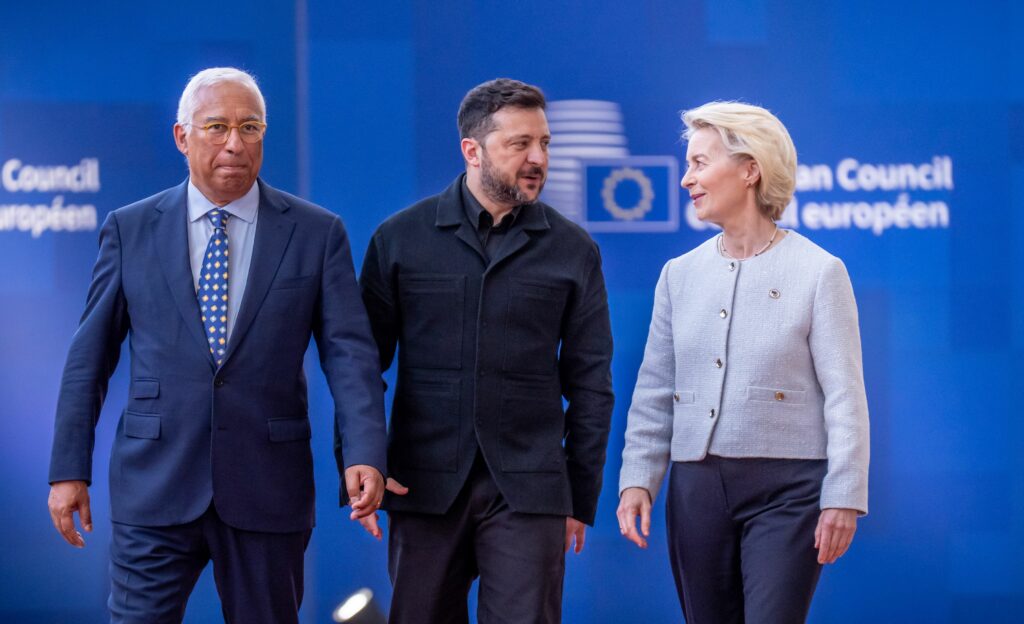 UE aprobă participarea Marii Britanii la &icirc;mprumutul de 90 de miliarde de euro destinat Ucraine