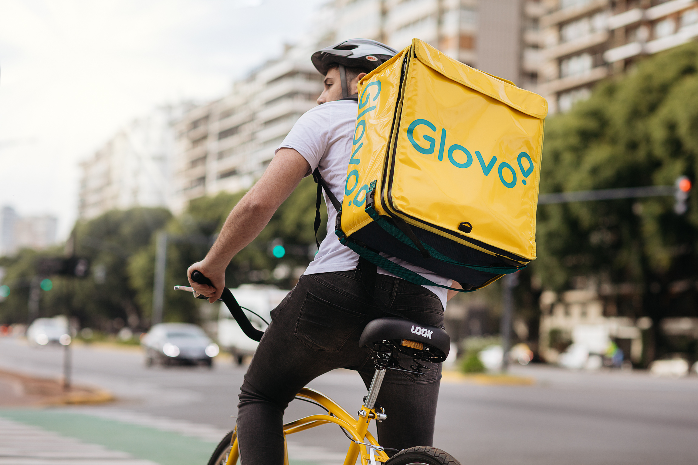 ULTIMA ORĂ Glovo, v&acirc;ndut &icirc;n Rom&acirc;nia: Delivery Hero semnează v&acirc;nzarea Glovo pentru a facilita o preluare de către Uber. V&acirc;nzarea, condiționată de finalizarea cu succes a ofertei de preluare