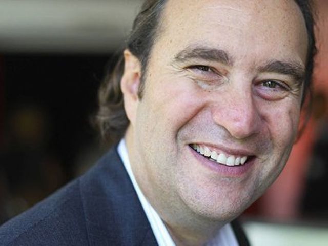 Un miliardar francez a devenit cel mai mare acţionar al Vodafone, după ce a preluat o participaţie de 16% pentru 4,4 mld. lire sterline