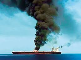 Un petrolier care naviga &icirc;n largul coastelor Omanului a fost afectat de o explozie puternică. Echipajul este &icirc;n siguranță