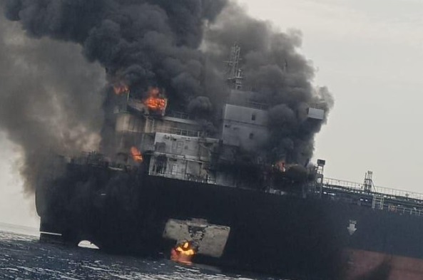 Un petrolier, lovit &icirc;n Str&acirc;mtoarea Ormuz. Iranul anunță atacuri asupra bazelor americane din Bahrain și Kuweit