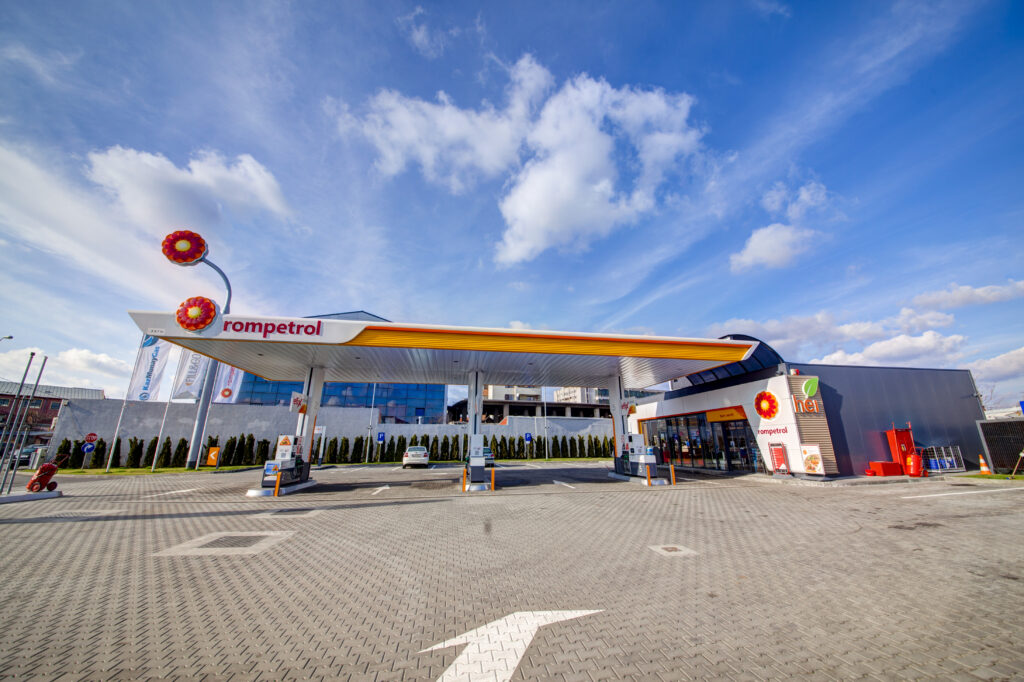 Valul de scumpiri s-a extins: Rompetrol, MOL, Lukoil și Socar au majorat prețurile miercuri după-amiază / OMV și Petrom au majorat inițial prețurile cu 15 bani
