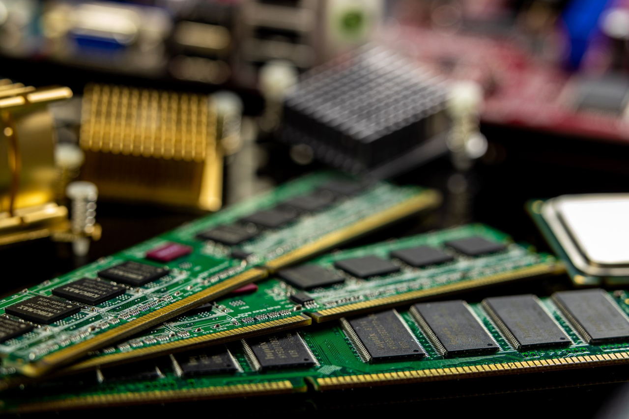 Valve avertizează că prețurile memoriei RAM și ale SSD-urilor vor continua să crească