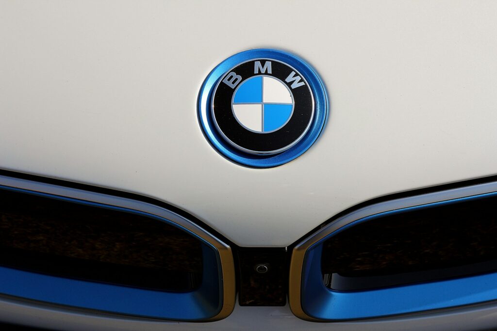 V&acirc;nzările BMW și Volkswagen, afectate de prăbușirea cererii din China &icirc;n trimestrul 2
