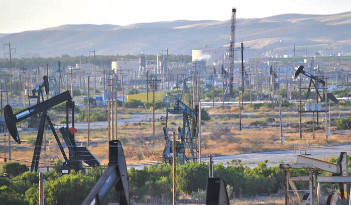 Veşti bune din piaţa energiei: Preţul petrolului coboară miercuri la nivelul de dinaintea războiului din Iran. Un baril de petrol costă acum 73,5 dolari, după o scădere de peste 4%