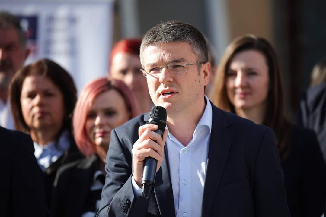 VIDEO Motorina se apropie de 10 lei pe litru. Ministrul Economiei vorbește despre posibile măsuri