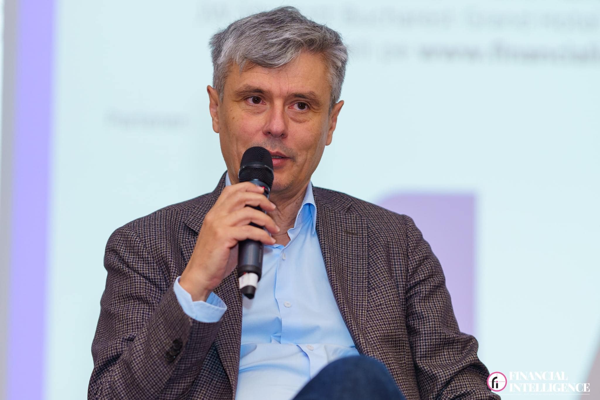 Virgil Popescu: Rom&acirc;nia nu produce energie scumpă, dar a plătit cel mai mare preț din Europa, din cauza lipsei capacităților disponibile și a stocării