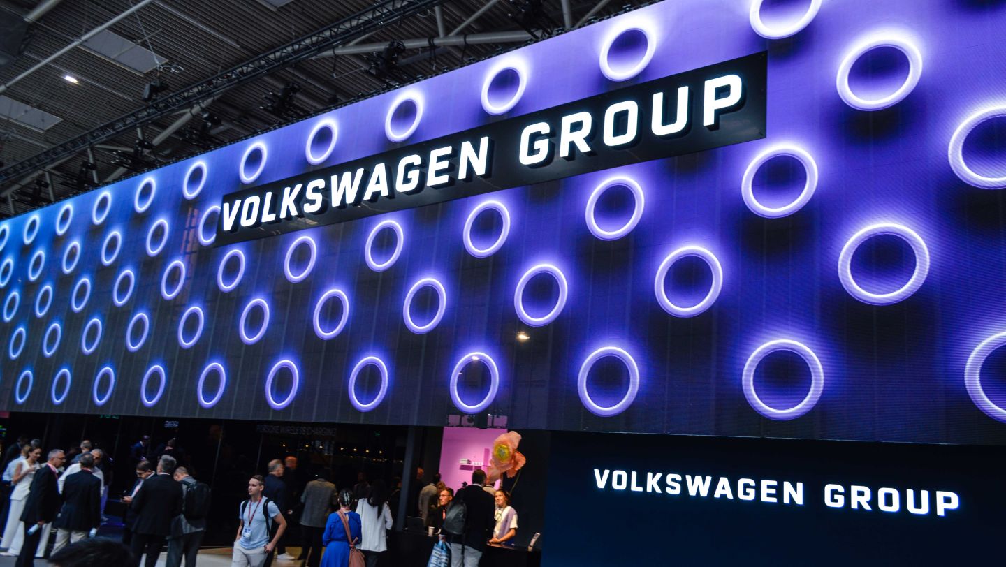 Volkswagen, &icirc;nțelegere cu sindicatele pentru a concedia 28.000 de angajați. Costurile cu fabricile din Germania scad cu 20%