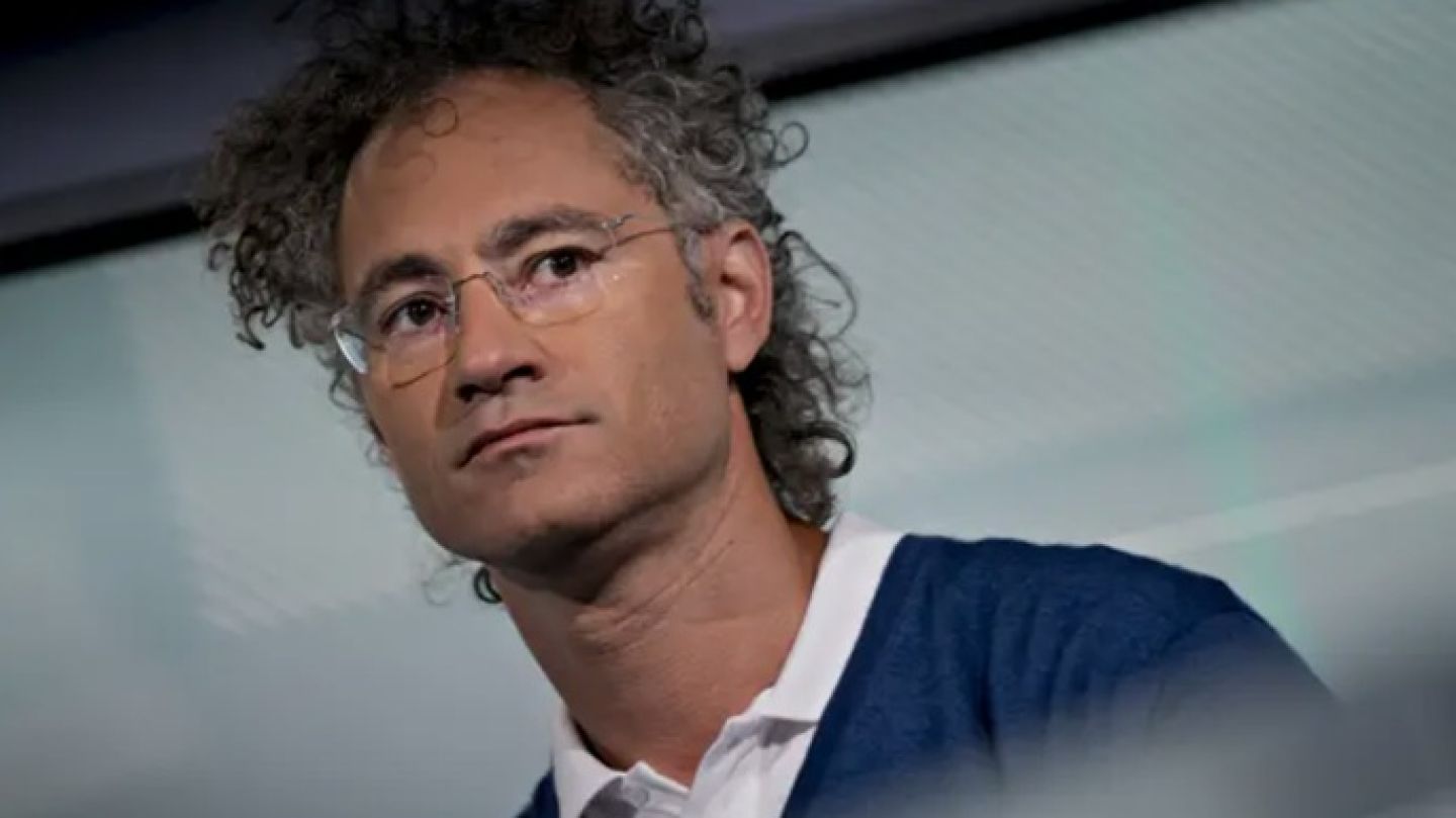 WSJ: Războiul pentru AI se intensifică. Alex Karp acuză laboratoarele de inteligență artificială că profită de companii