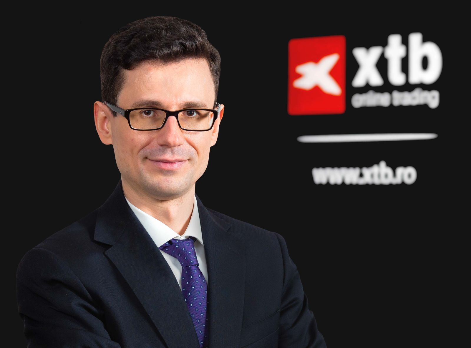 XTB: Acțiunile asiatice scad, sub presiunea producătorilor de cipuri de memorie. Care sunt cauzele?